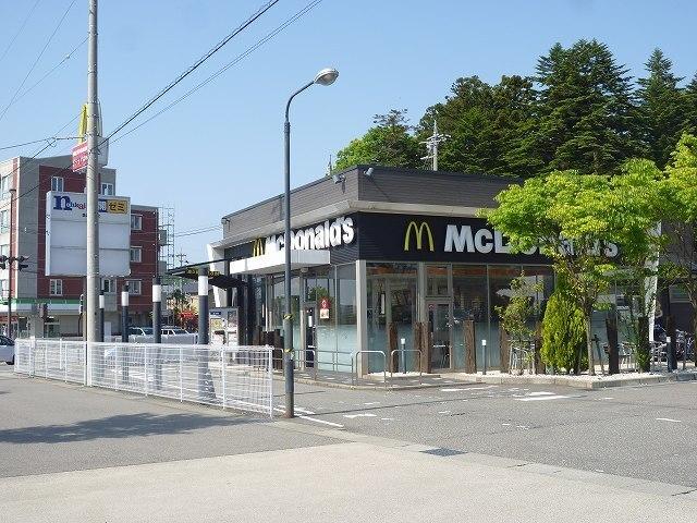 マクドナルド：800m
