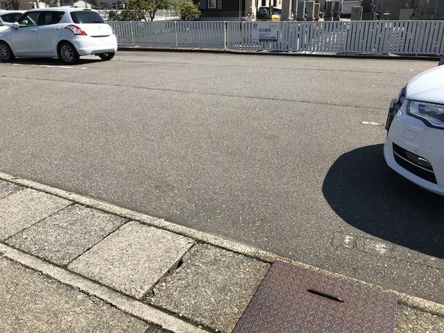 サン・ヴェルディⅡ（102） 駐車場
