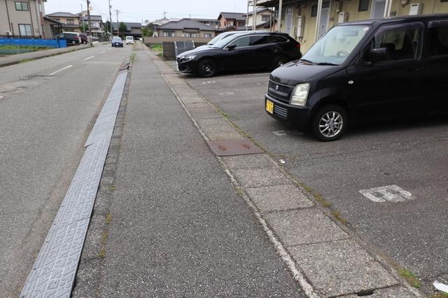 リバーサイドＫＭ（205） 駐車場