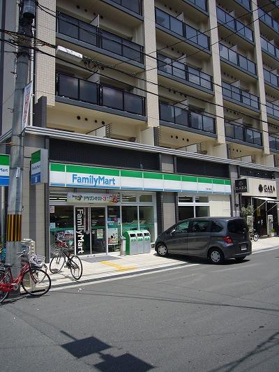 ファミリーマート天神橋六丁目店：90m