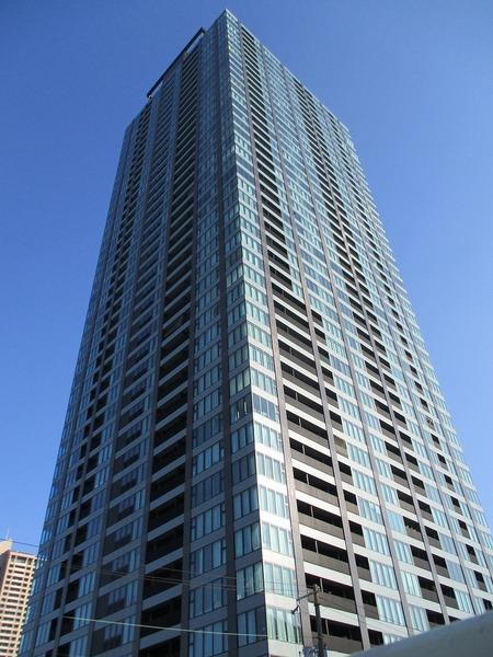 天満駅より徒歩9分 築16年5ヶ月 45階建の賃貸物件