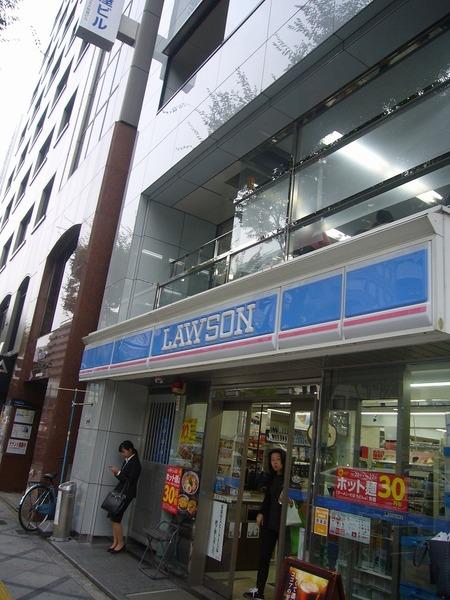 ローソン西天満三丁目店：138m