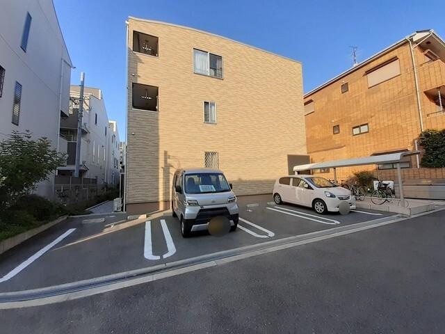 ミルクール（303） 駐車場
