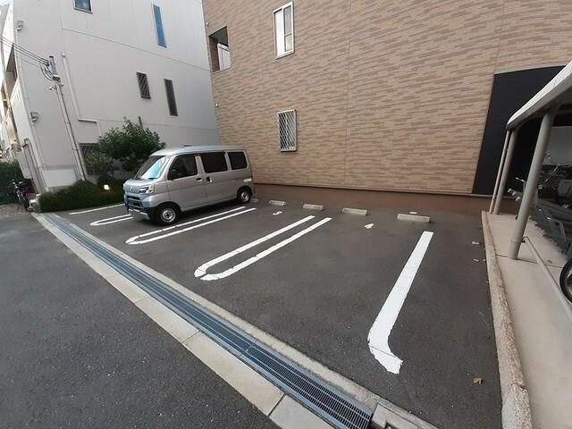 ミルクール（205） 駐車場