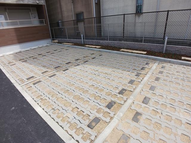 ベル　ファミーレ（205） 駐車場