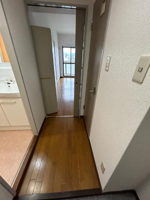 シャリテ今里 玄関