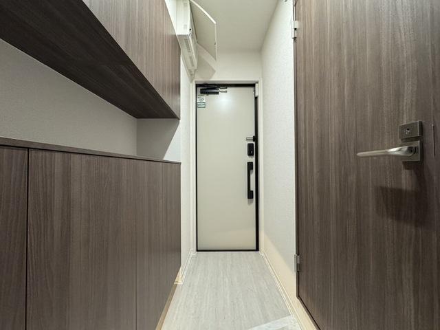D-ROOM御厨中（301） 玄関