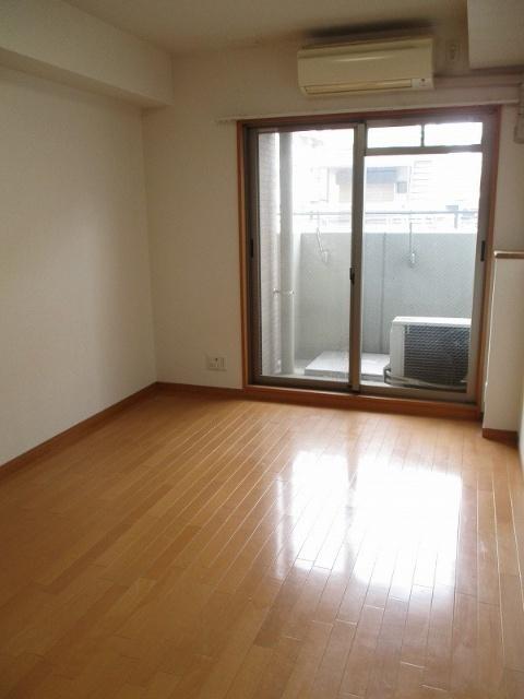 レジュールアッシュ梅田イースト 部屋画像