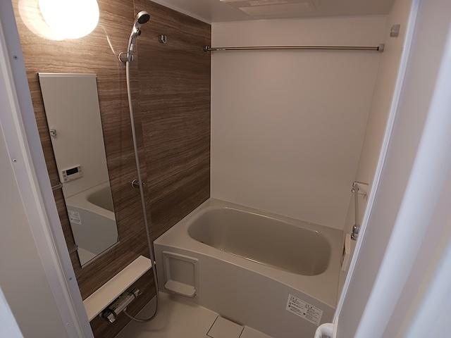 ネオ・ツリー・レジデンス難波（902） バス／シャワー