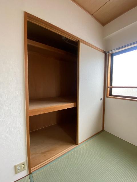 クレール緑橋 収納