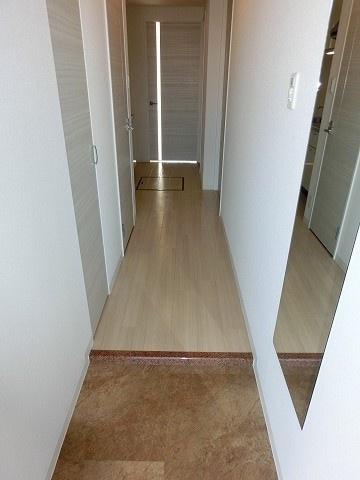 NORTH VILLAGE BIRTH PLACE（401） 玄関