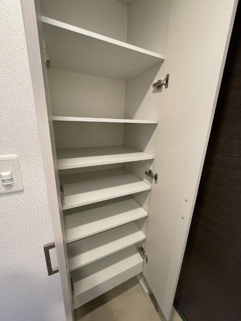 コンフォリア西天満（1304） 玄関