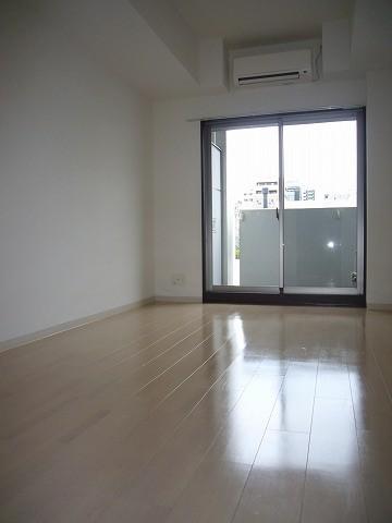 プライマル大阪天満宮（502） リビング