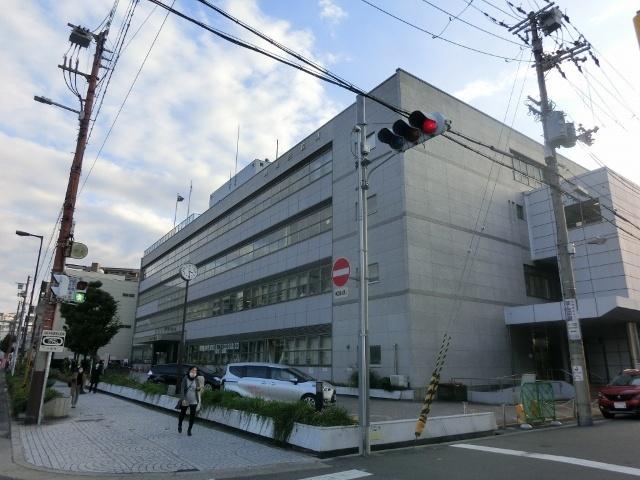 大阪市東成区役所：718m