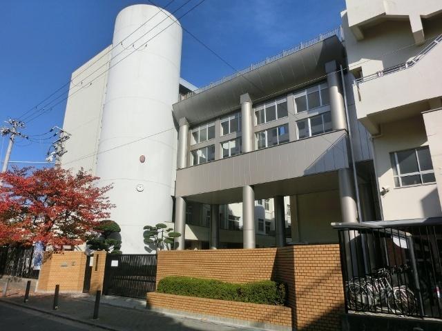 大阪市立玉津中学校：462m