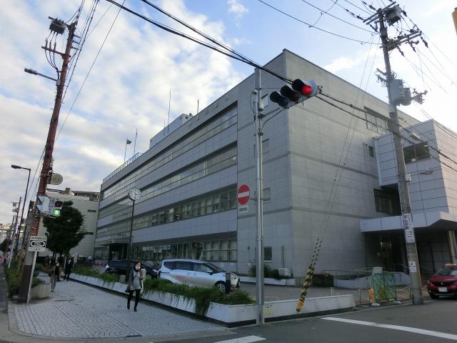 大阪市東成区役所：329m