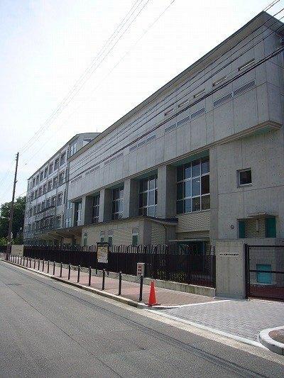 大阪市立北稜中学校：986m