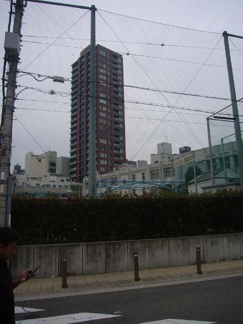 大阪市立西天満小学校：142m
