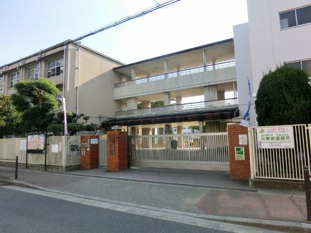 大阪市立本庄中学校：498m