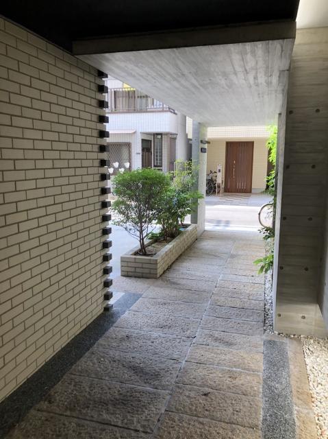 住真田山EAST（302） エントランス