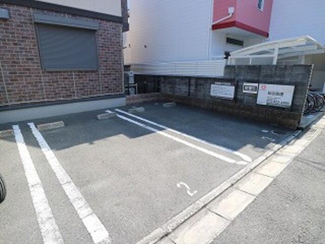 リヴェール長瀬（105） 駐車場