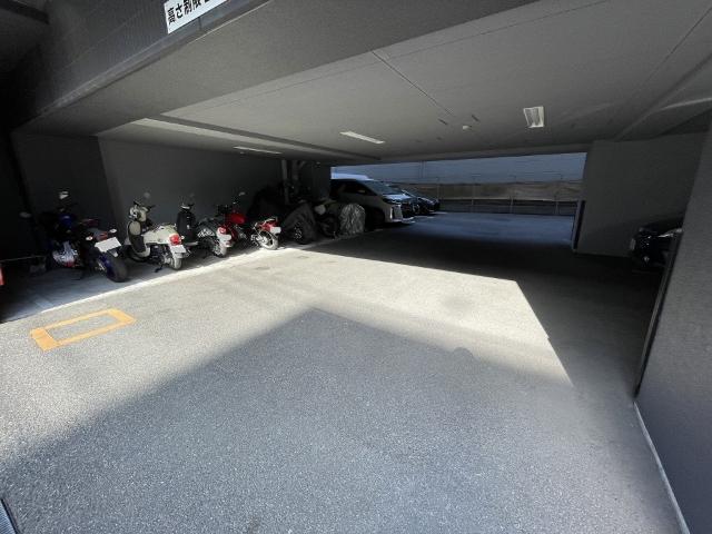 エスリード深江橋 駐車場