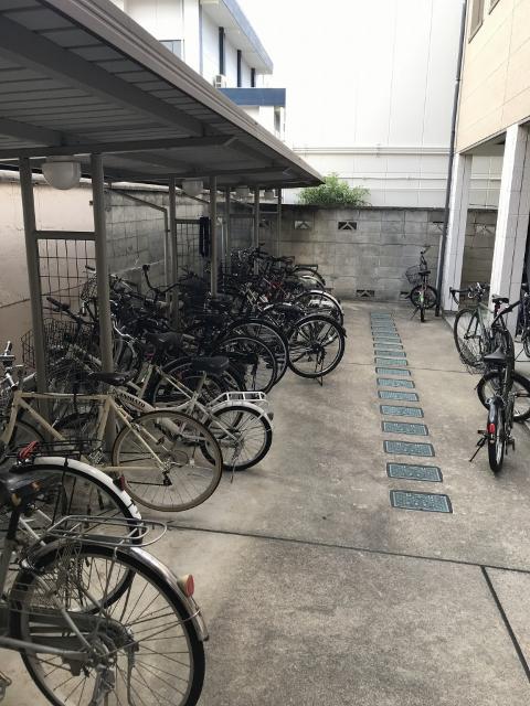 フジパレス谷町A棟 駐車場