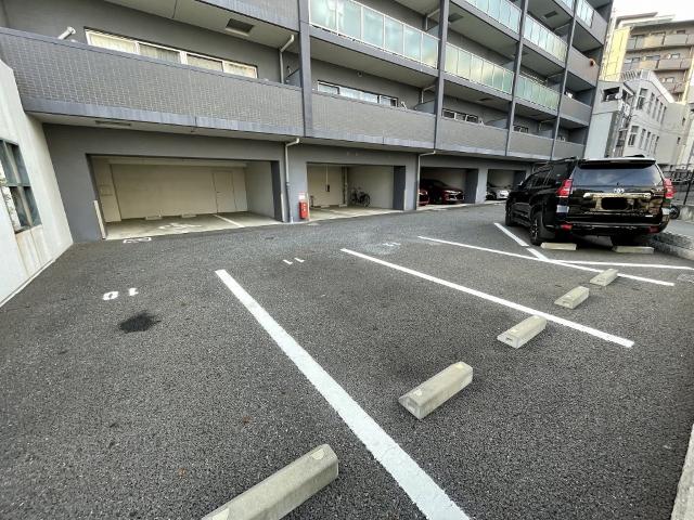 レジディア玉造（304） 駐車場