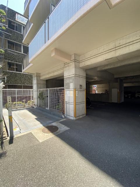 アルカディア玉造 駐車場
