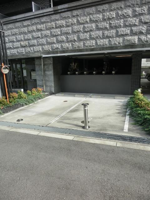 プレサンス大阪城公園ネクサス 駐車場