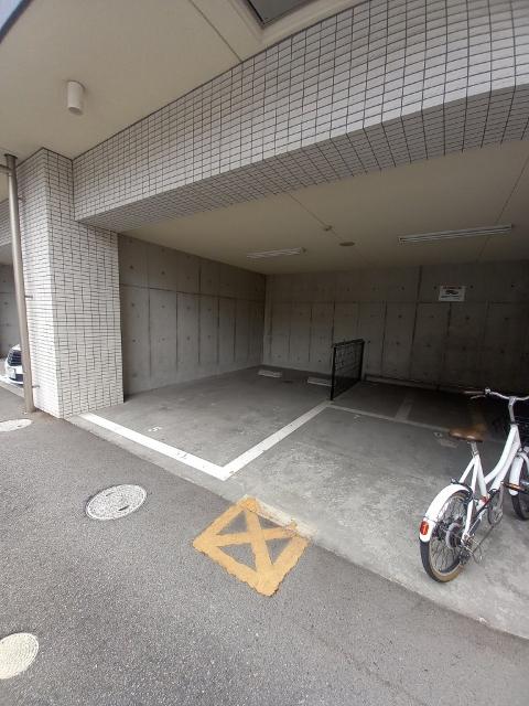 レオンコンフォート新梅田Ⅱ 駐車場
