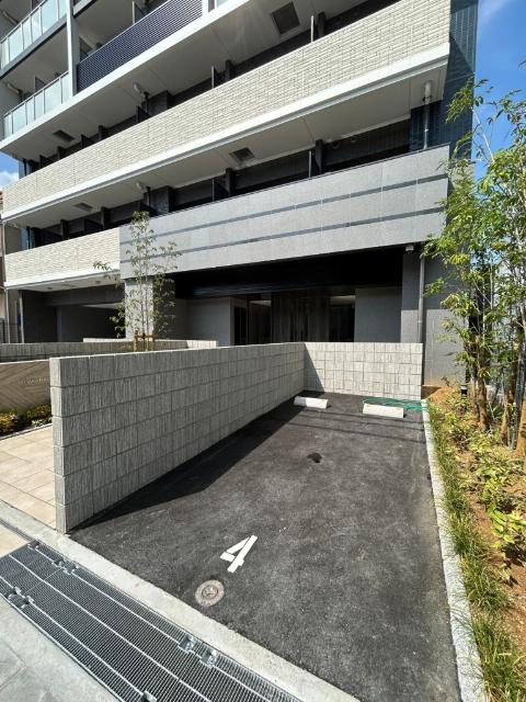 プレサンスOSAKA東成中本ハーヴィル 駐車場