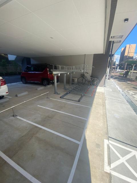エスリードレジデンス梅田グランゲート（1301） 駐車場