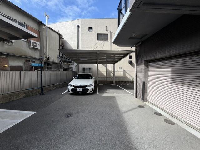 プレミアム菱屋西（703） 駐車場
