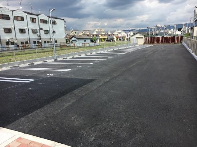 ルミエール　メゾン（205） 駐車場
