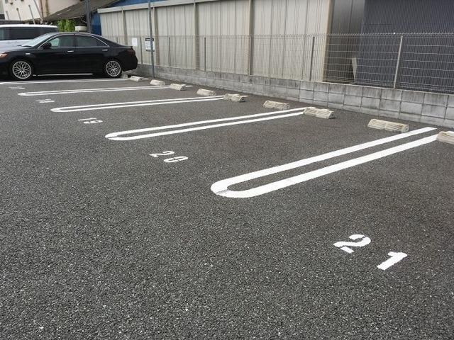 コンフォートガーデン（202） 駐車場
