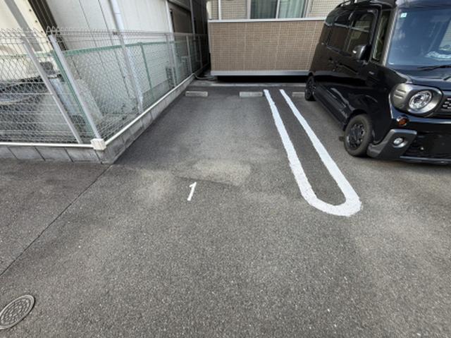 シャルム（201） 駐車場