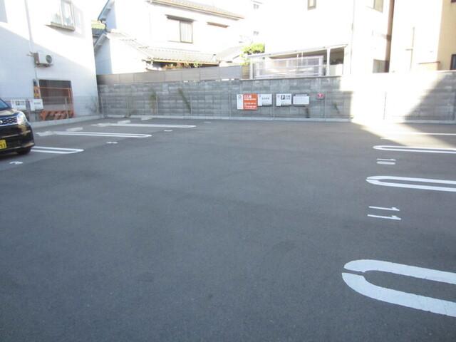 カーサ　ポポラーレ（202） 駐車場