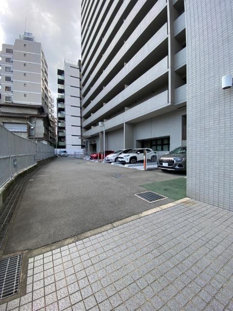 レジディア西天満 駐車場