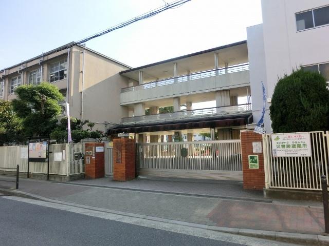 大阪市立東中本小学校：305m