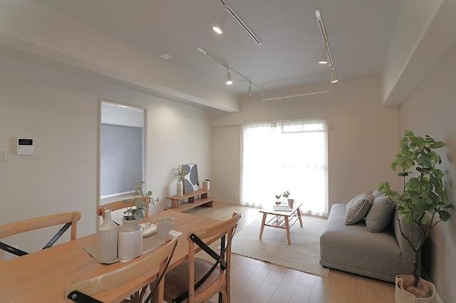 大阪市城東区森之宮中古マンション リビング