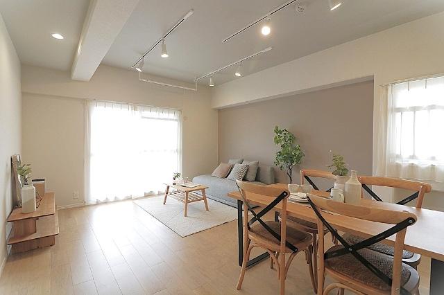 大阪市城東区森之宮中古マンション リビング