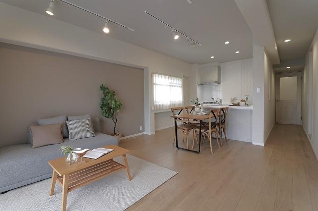 大阪市城東区森之宮中古マンション リビング
