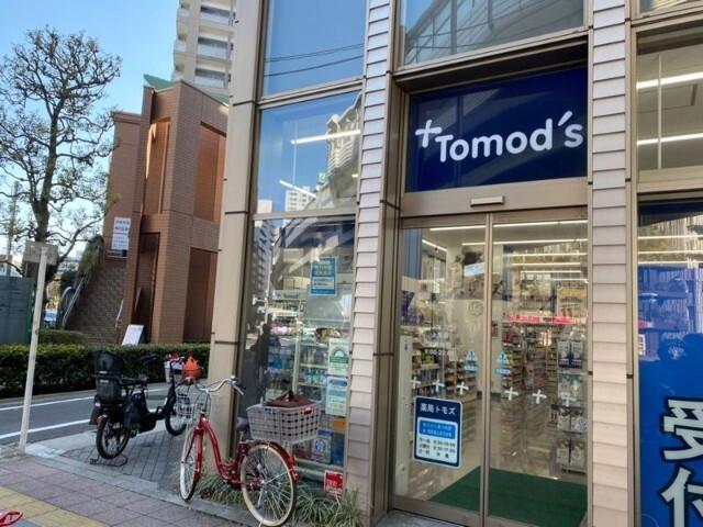 トモズ上馬店：106m