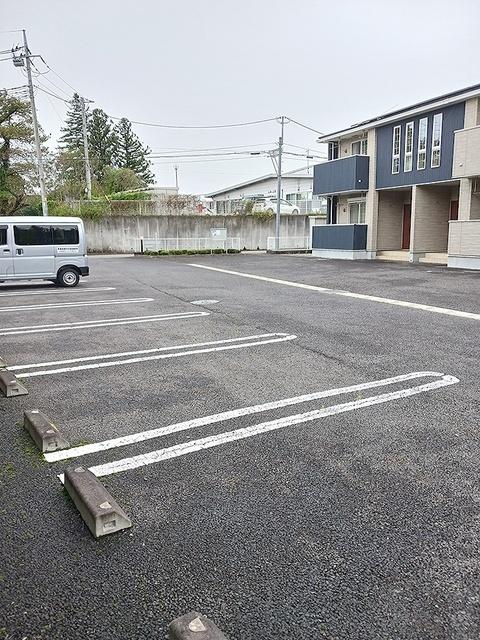 グランドールＡ（103） 駐車場