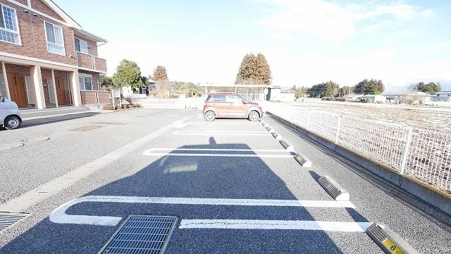ボヤージュＤ（102） 駐車場