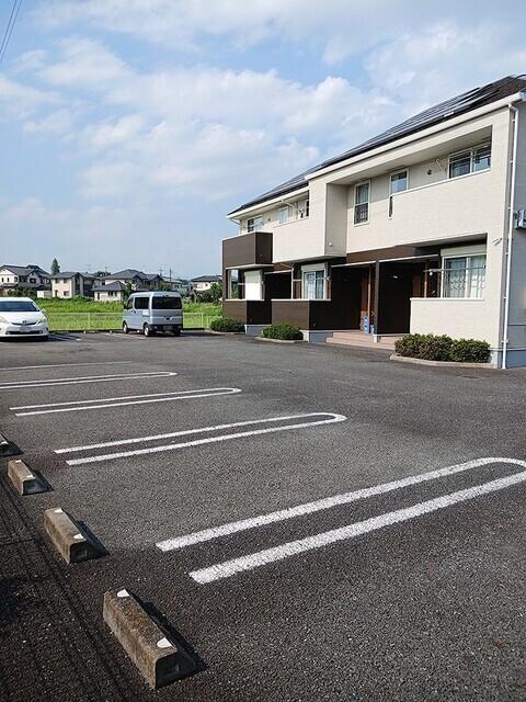 モンブラン（101） 駐車場