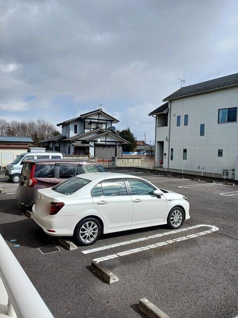 リーベンデール（101） 駐車場