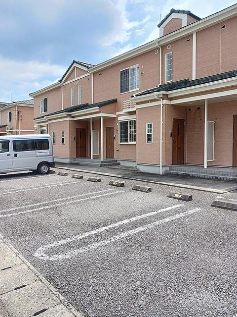 クレインＢ（102） 駐車場
