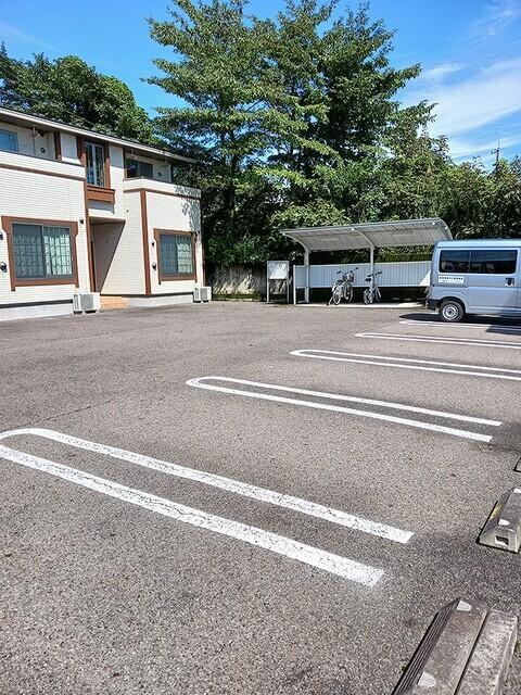 アリエーテＢ（205） 駐車場